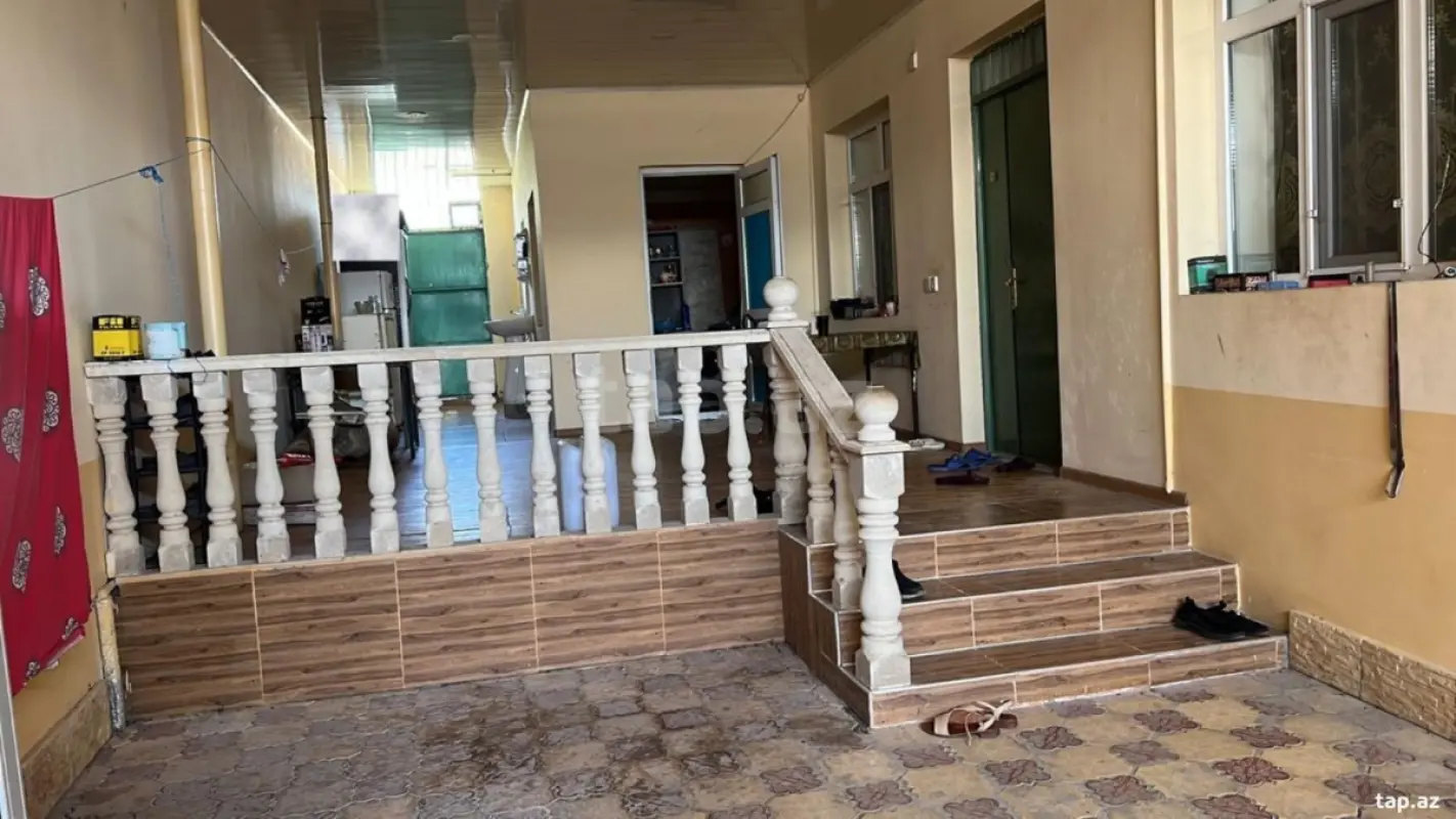 Satılır 3 otaqlı həyət evi 100 m²