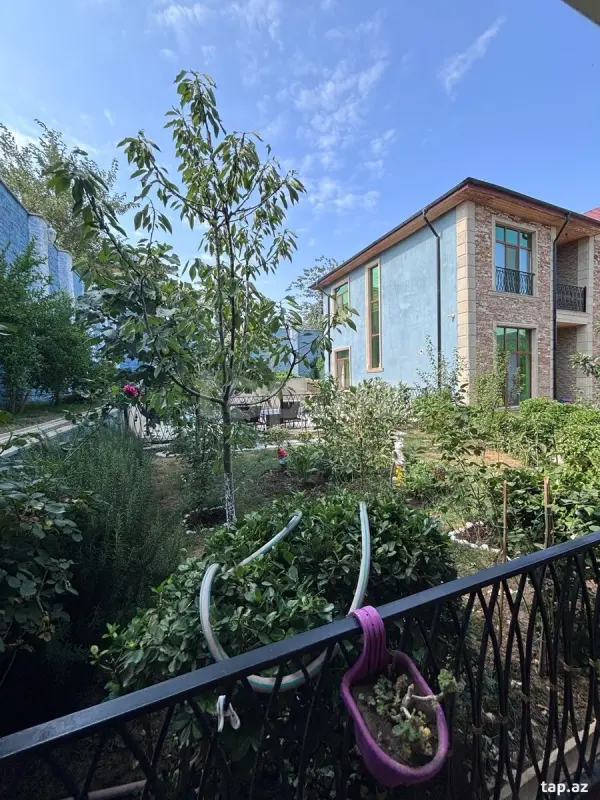 Satılır 6 otaqlı həyət evi 250 m²