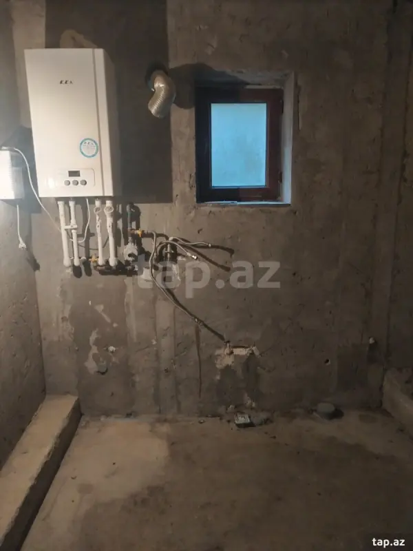 Satılır 10 otaqlı həyət evi 250 m²