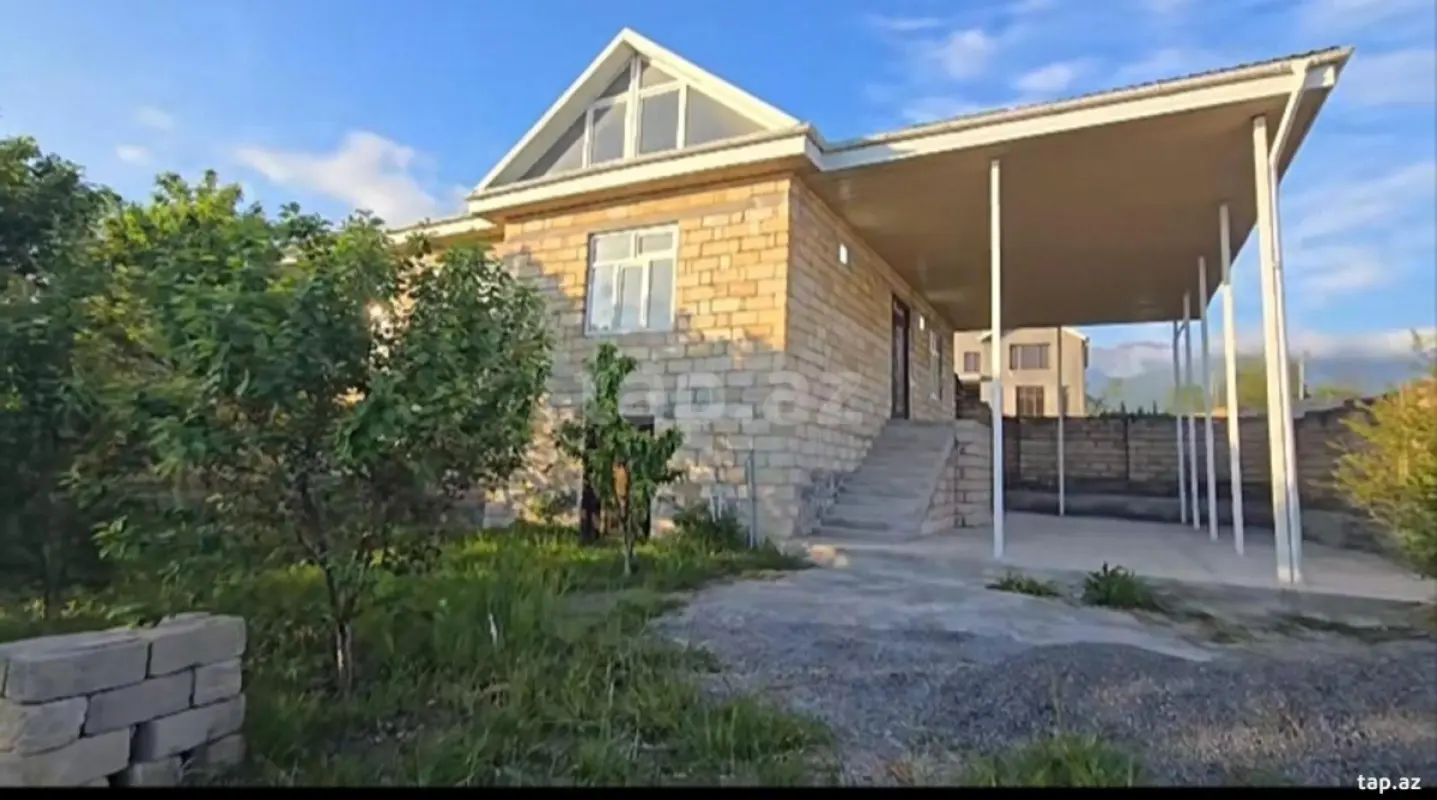 Satılır 4 otaqlı həyət evi 121 m²