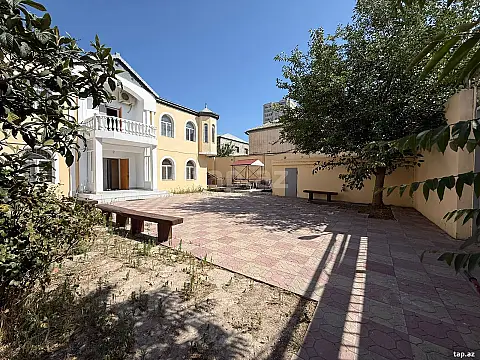 Satılır 10 otaqlı həyət evi 400 m² — Bakı, Badamdar 10 otaq 400.00 m²