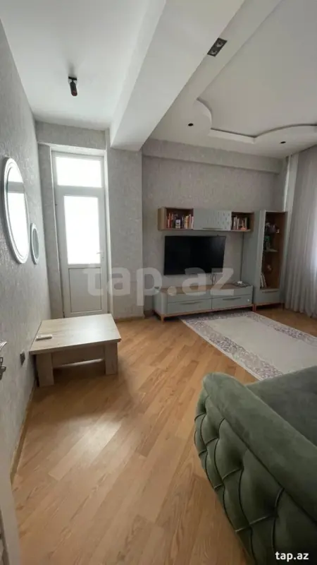Kirayə verilir 2 otaqlı yeni tikili 70 m²