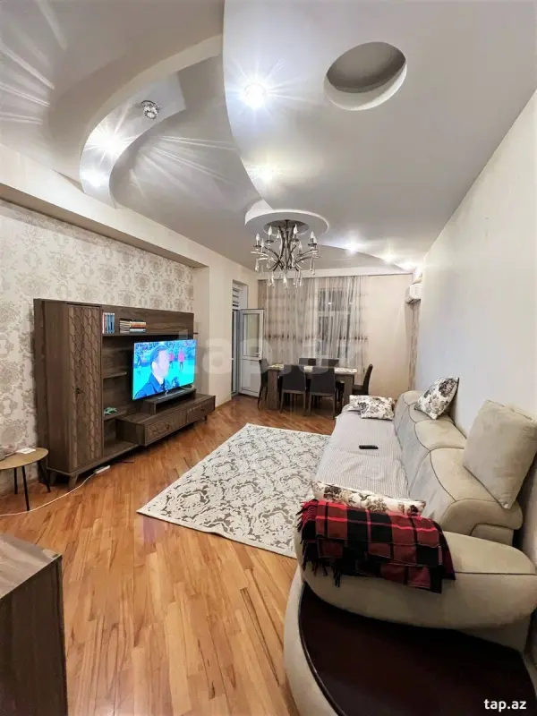 Kirayə verilir 3 otaqlı yeni tikili 120 m²