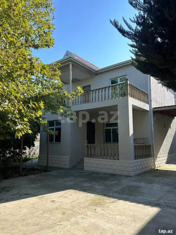 Satılır 6 otaqlı həyət evi 220 m²