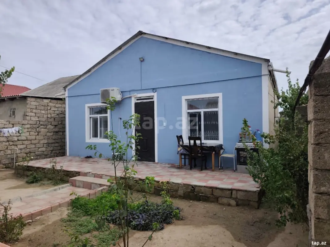 Satılır 4 otaqlı həyət evi 100 m²