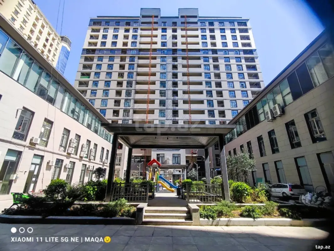 Satılır 2 otaqlı yeni tikili 111 m²