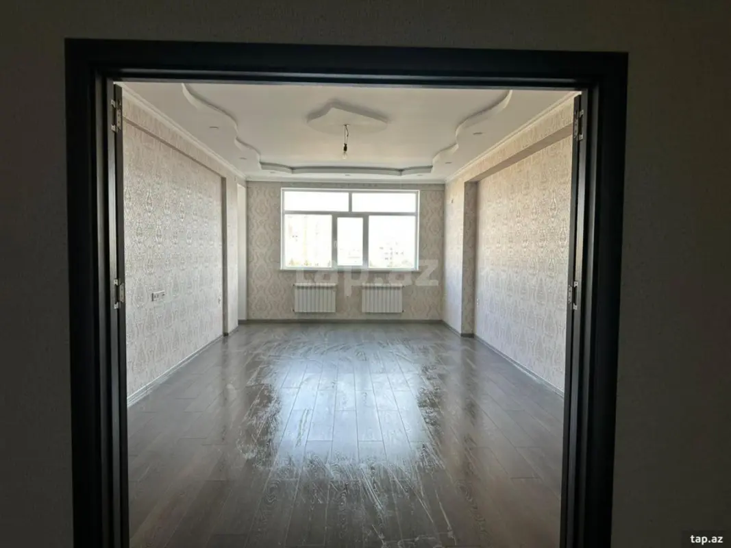 Satılır 4 otaqlı yeni tikili 180 m²
