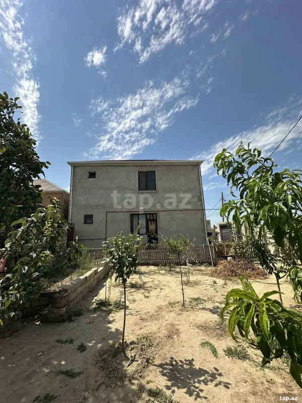 Satılır 4 otaqlı həyət evi 225 m²