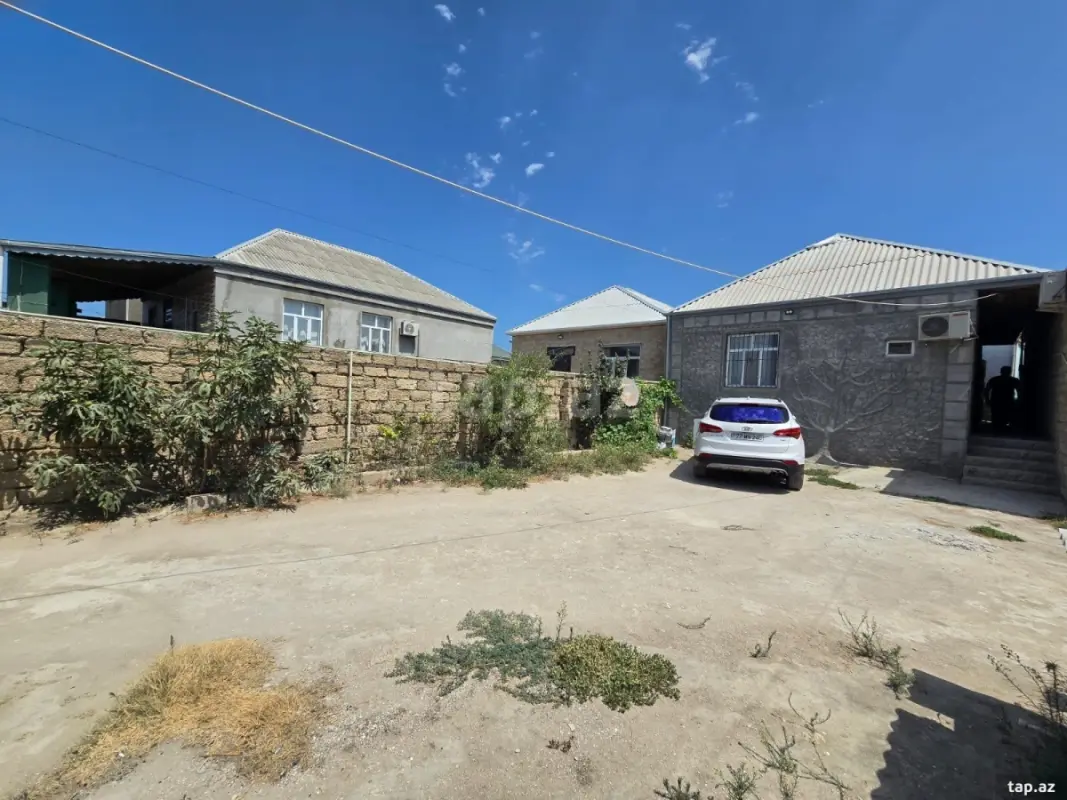 Satılır 2 otaqlı həyət evi 200 m²