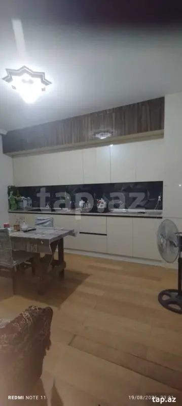 Satılır 4 otaqlı həyət evi 240 m²