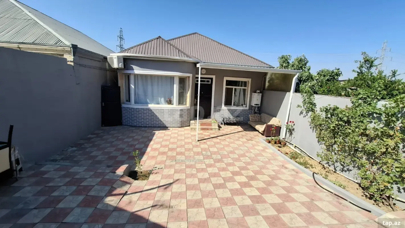 Satılır 3 otaqlı həyət evi 200 m²