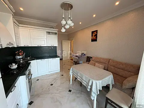 Satılır 6 otaqlı yeni tikili 250 m² — Bakı 6 otaq 250.00 m²