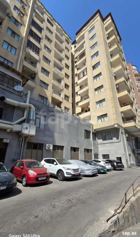Satılır 3 otaqlı yeni tikili 170 m²