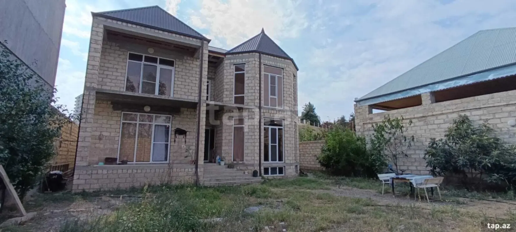 Satılır 6 otaqlı həyət evi 260 m²