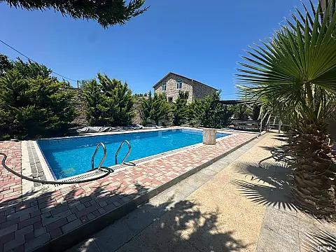 Satılır 5 otaqlı həyət evi 200 m² — Bakı 5 otaq 200.00 m²