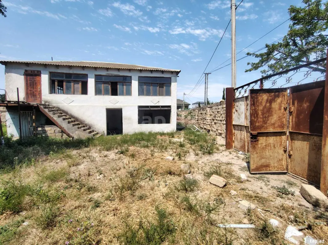 Satılır 4 otaqlı həyət evi 200 m²