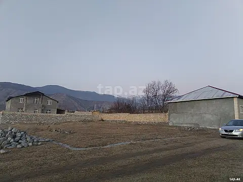 Satılır torpaq sahəsi — Şəki