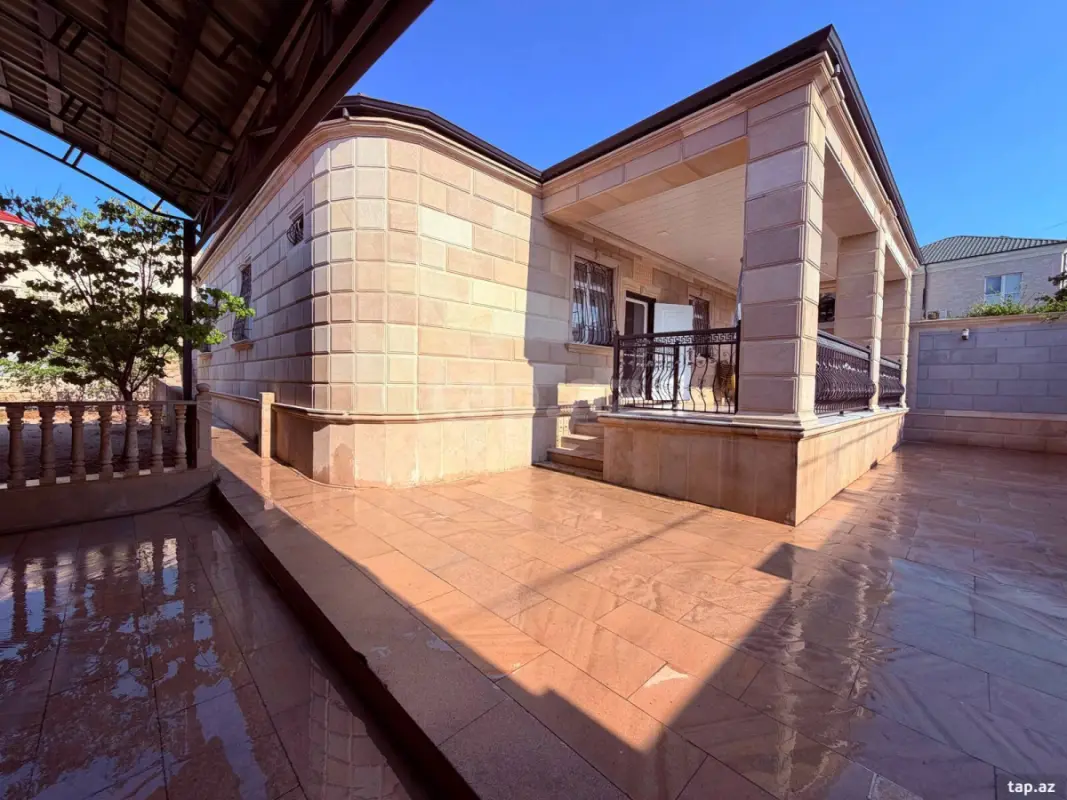 Satılır 4 otaqlı həyət evi 200 m²