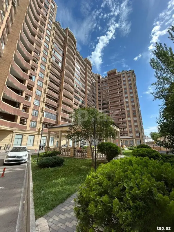 Satılır 3 otaqlı yeni tikili 130 m²