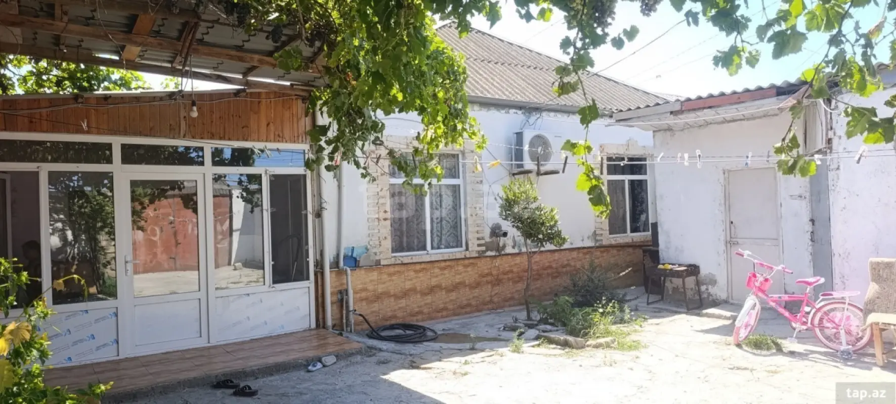 Satılır 4 otaqlı həyət evi 224 m²