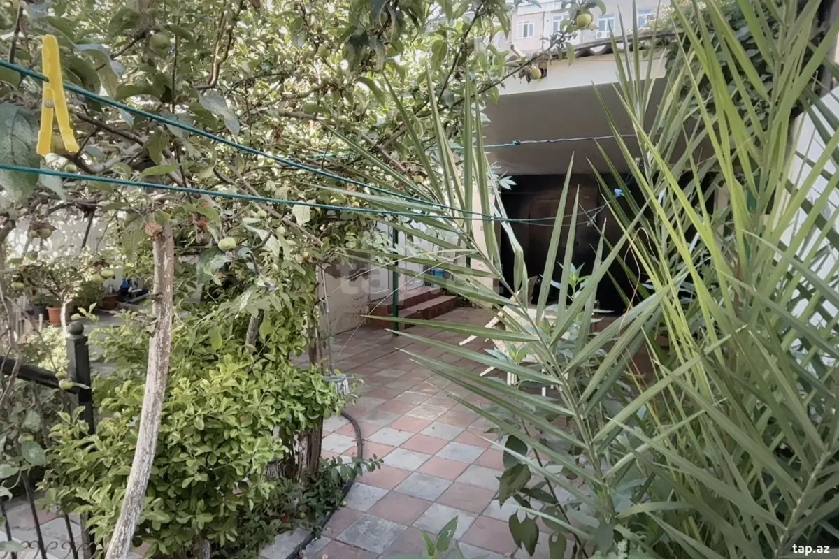 Satılır 5 otaqlı həyət evi 100 m²