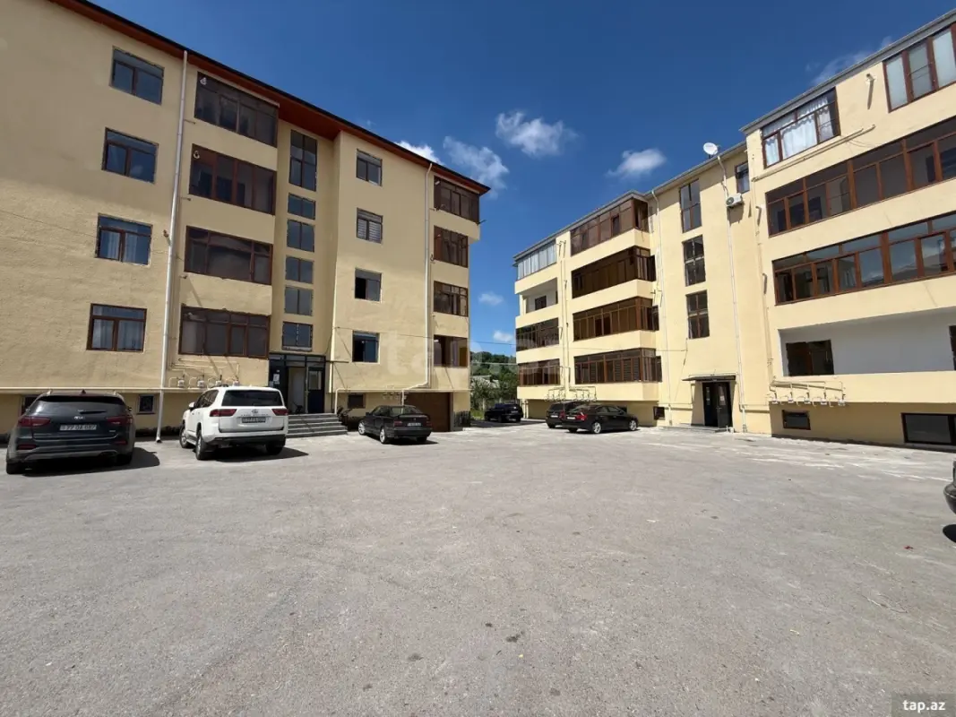 Satılır 2 otaqlı yeni tikili 83 m²