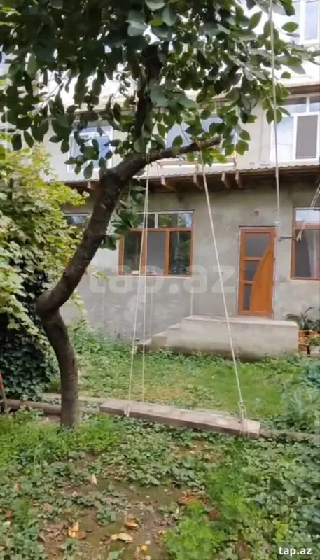 Satılır 5 otaqlı mənzil 130 m²