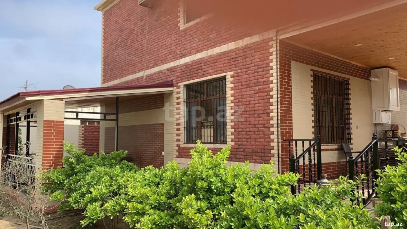 Satılır 5 otaqlı həyət evi 210 m²