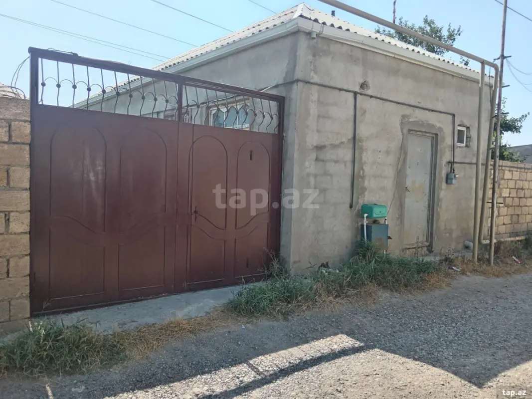 Satılır 1 otaqlı həyət evi 200 m²