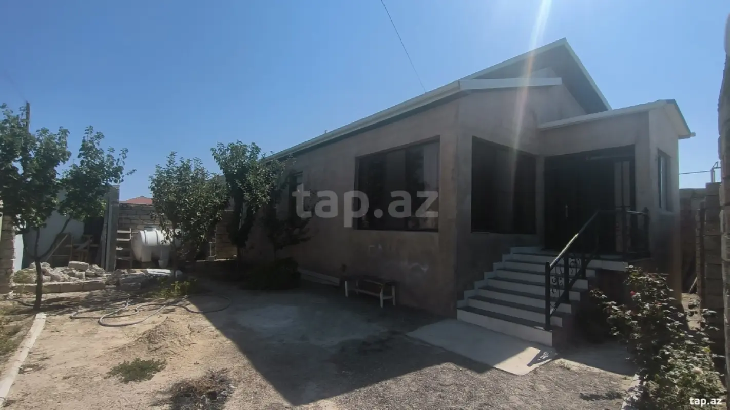 Satılır 4 otaqlı həyət evi 124 m²