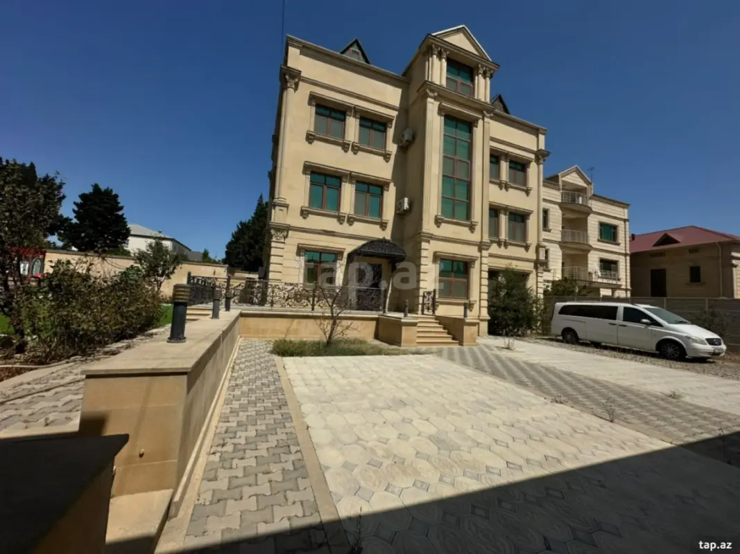 Kirayə verilir 10 otaqlı həyət evi 420 m²