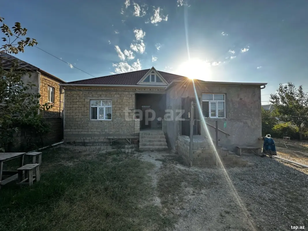 Satılır 5 otaqlı həyət evi 155 m²