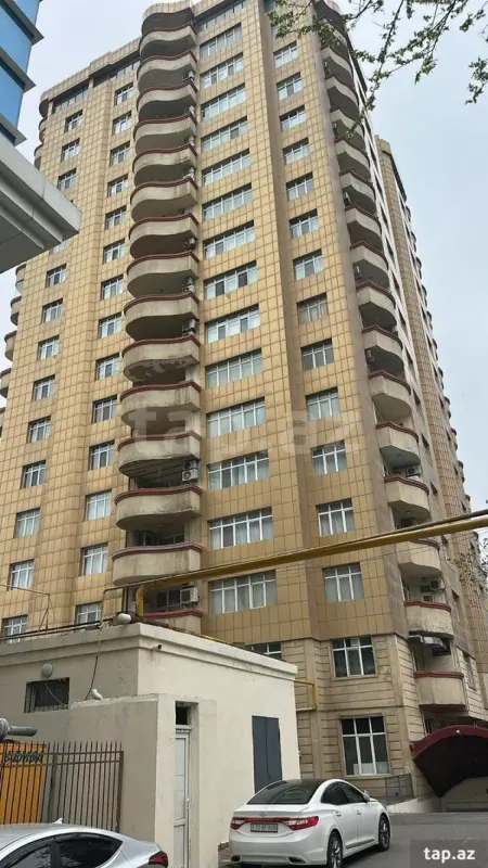 Satılır 4 otaqlı yeni tikili 200 m²