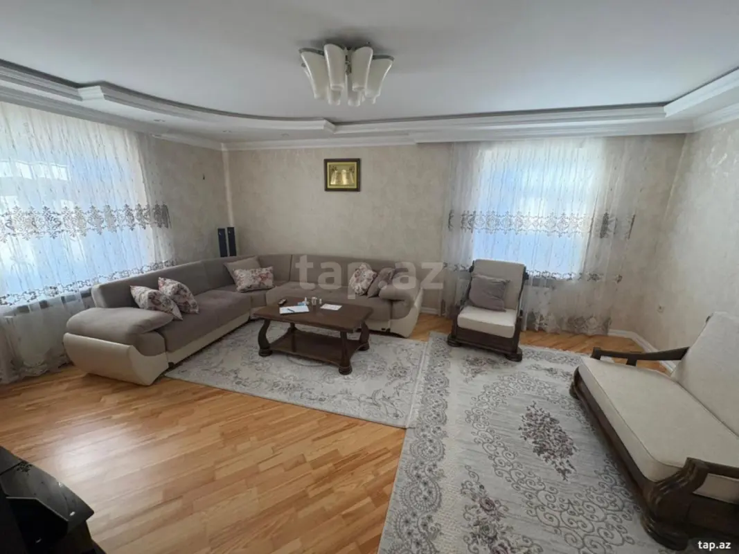 Satılır 6 otaqlı həyət evi 300 m²