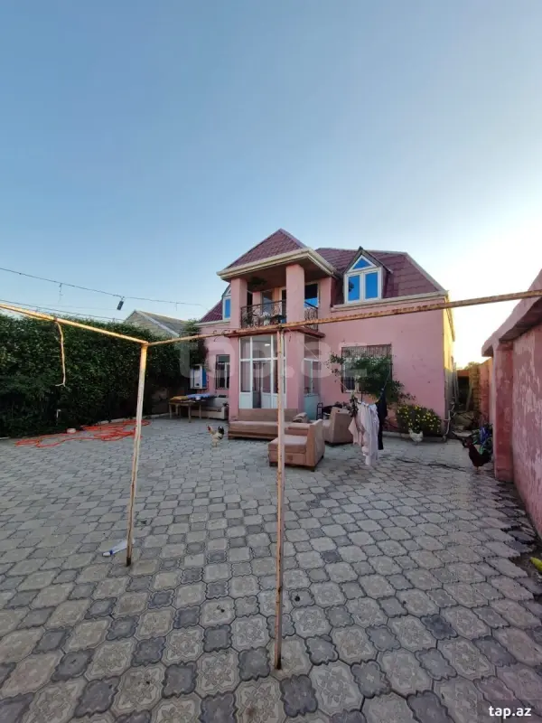 Satılır 4 otaqlı həyət evi 100 m²