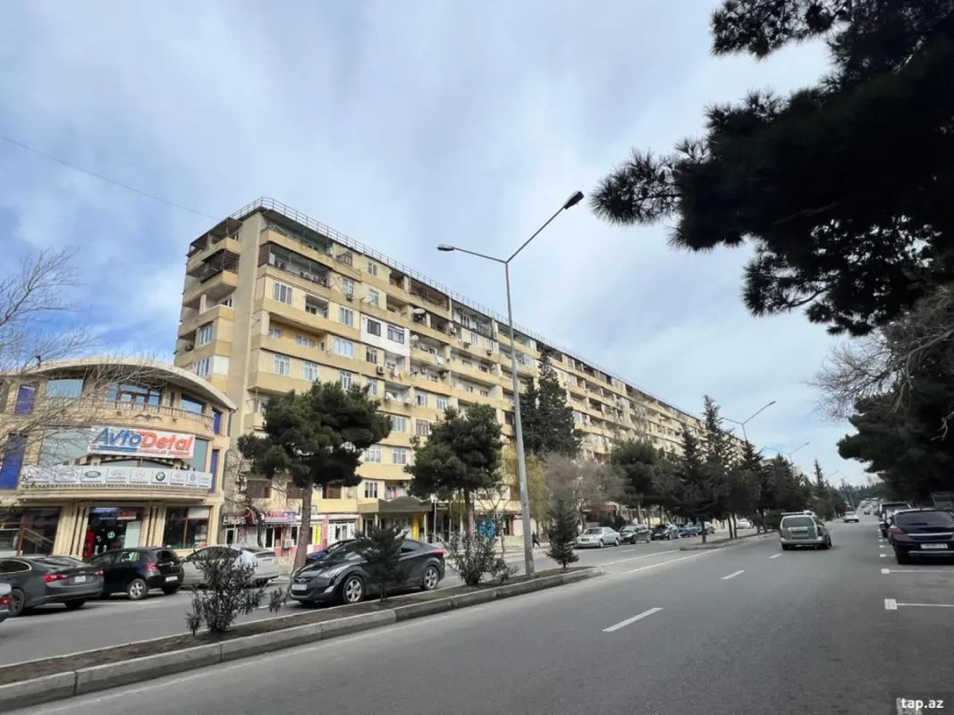 Satılır 4 otaqlı mənzil 105 m²