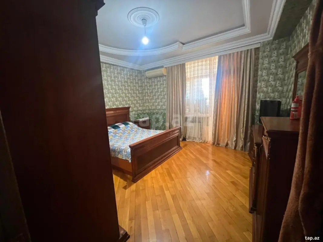Satılır 3 otaqlı yeni tikili 125 m²
