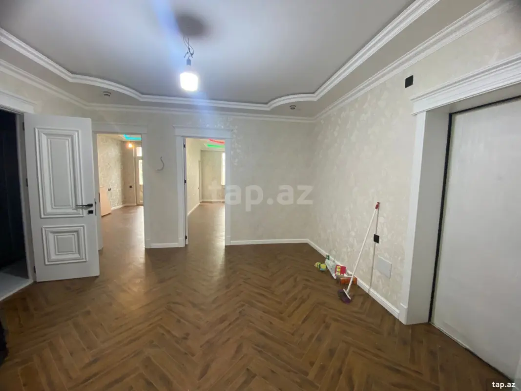 Satılır 3 otaqlı yeni tikili 135 m²