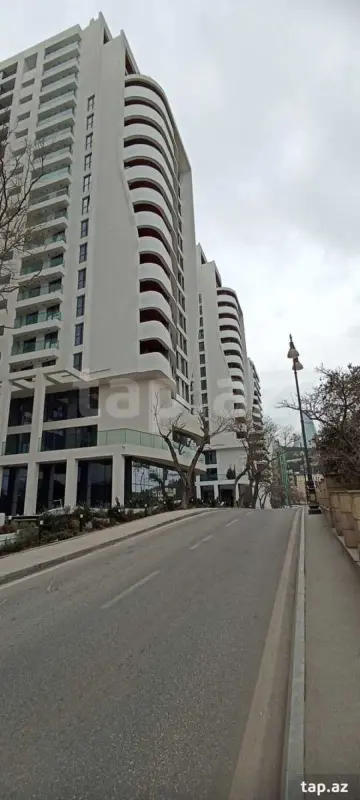 Satılır 3 otaqlı yeni tikili 173 m²