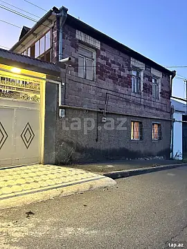 Satılır 5 otaqlı həyət evi 200 m² — Göygöl 5 otaq 200.00 m²
