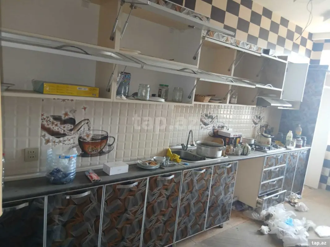 Satılır 3 otaqlı yeni tikili 135 m²