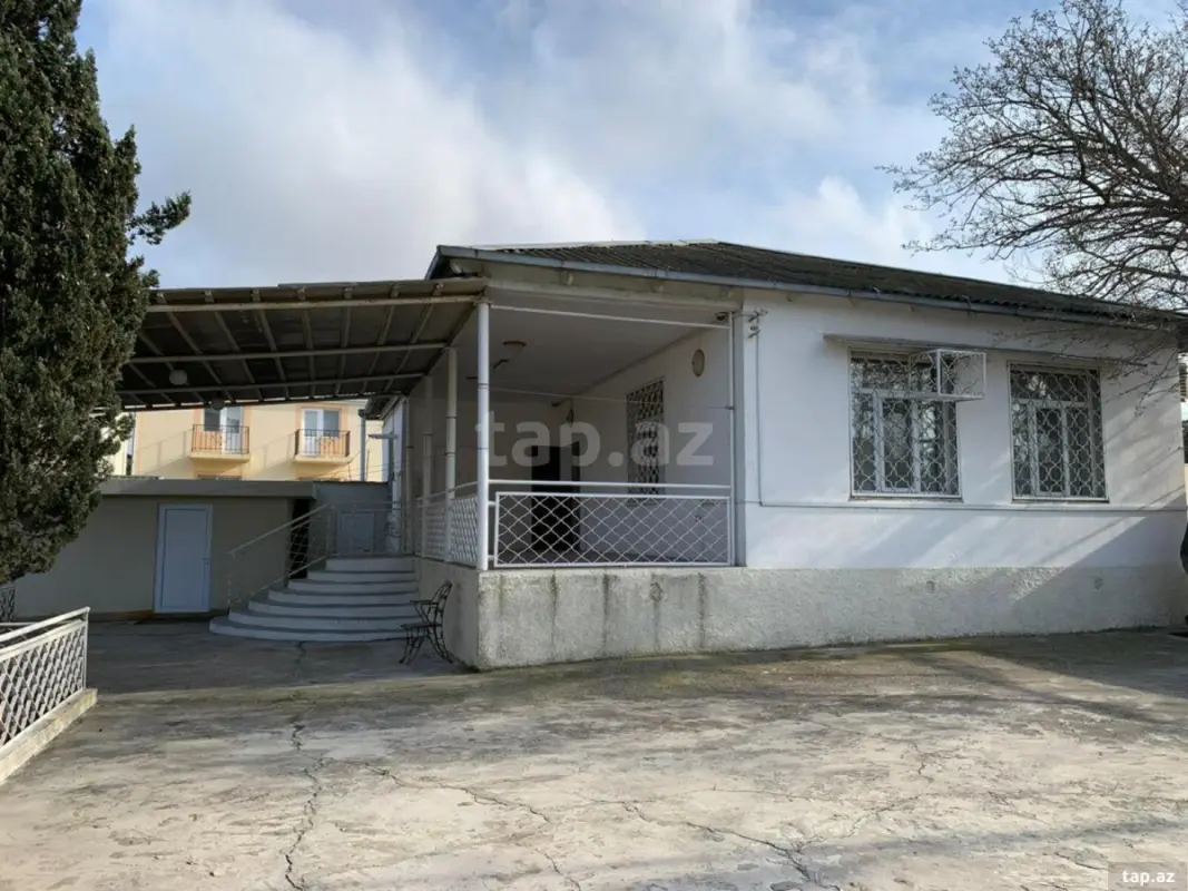Satılır 3 otaqlı həyət evi 100 m²