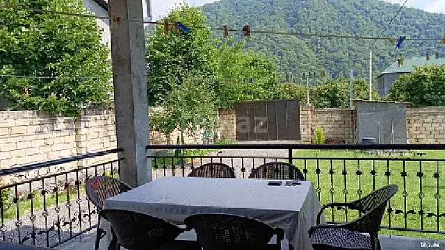 Kirayə verilir 3 otaqlı həyət evi 140 m² — Qax 3 otaq 140.00 m²