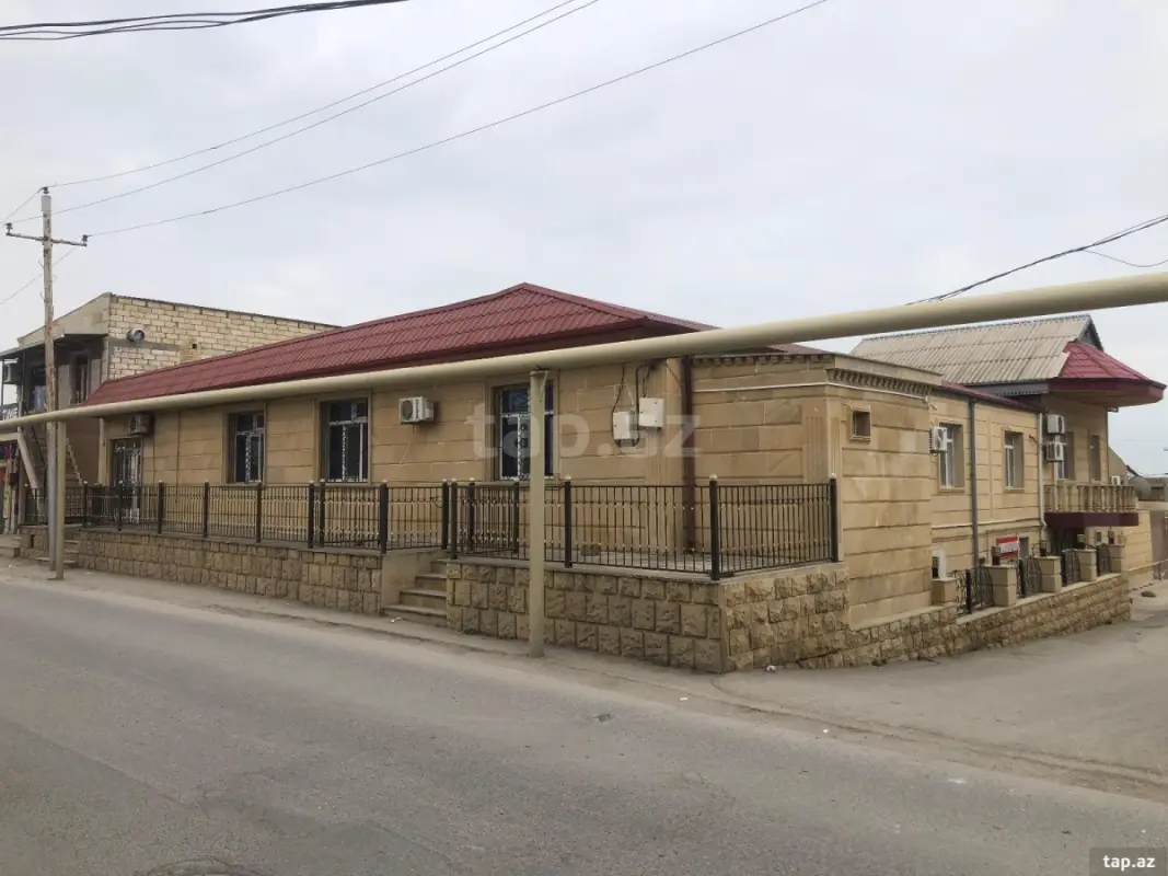 Satılır 16 otaqlı həyət evi 500 m²