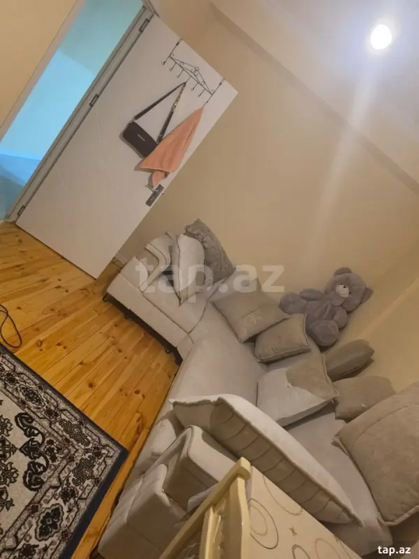Kirayə verilir 3 otaqlı yeni tikili 65 m²