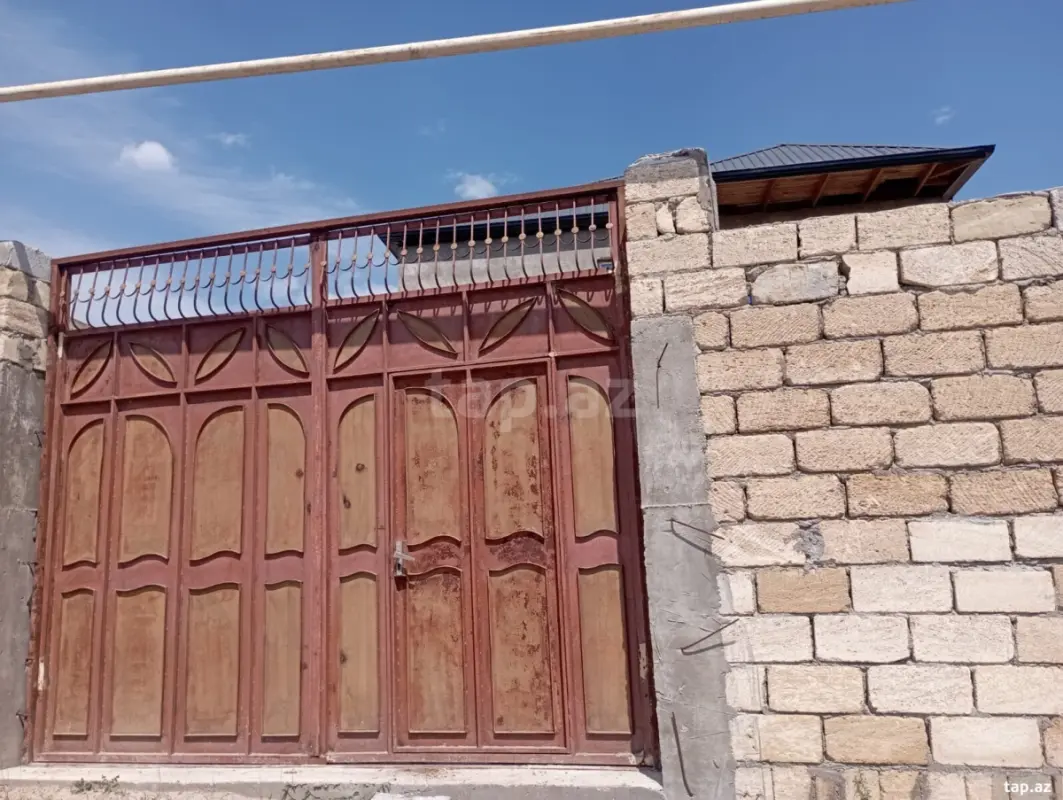 Satılır 4 otaqlı həyət evi 200 m²