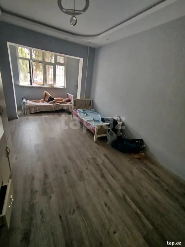 Kirayə verilir 3 otaqlı yeni tikili 140 m²