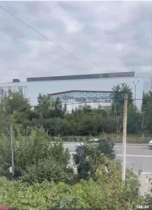 Satılır 10 otaqlı həyət evi 550 m²