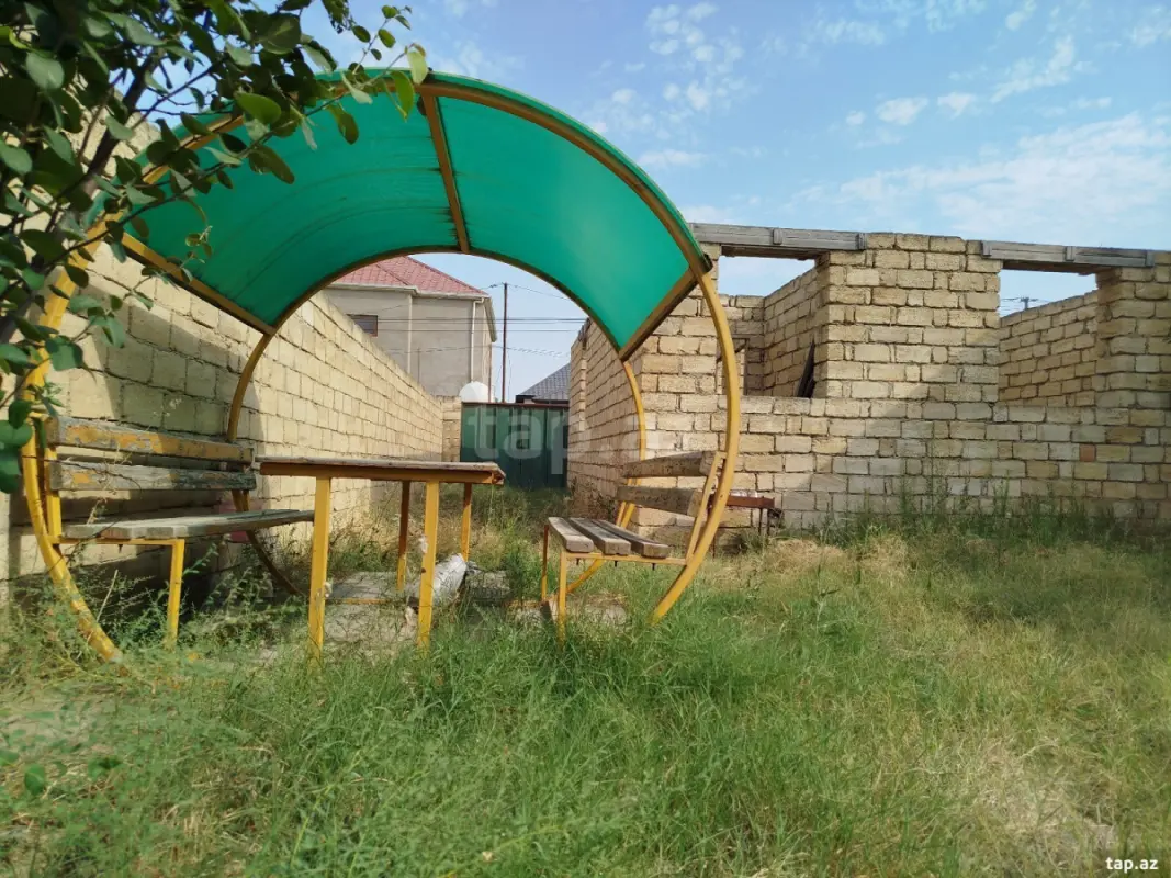 Satılır 5 otaqlı həyət evi 140 m²