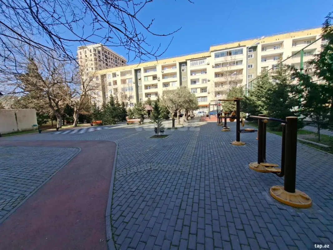Satılır 5 otaqlı mənzil 120 m²